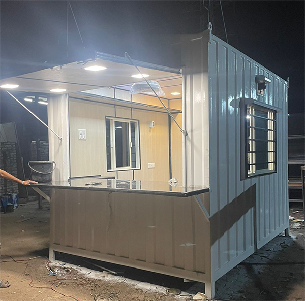 parlour cabin in Vapi